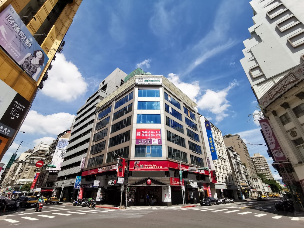 Inn Cube Ximen 35/38