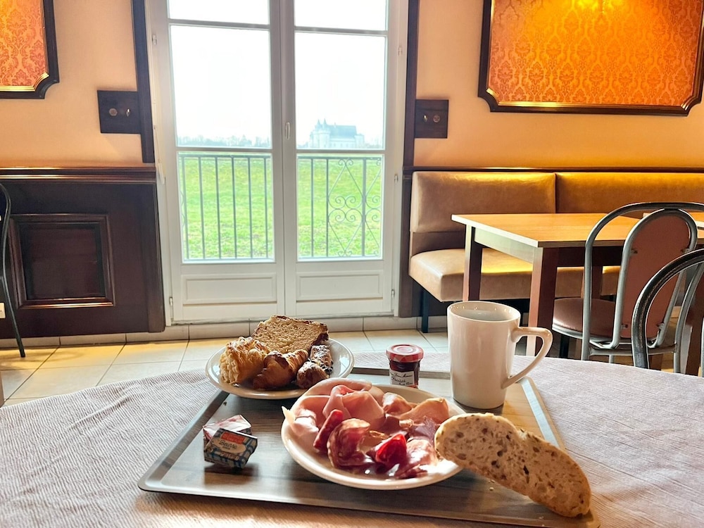 Logis Hotel Sully Le Château 26/49