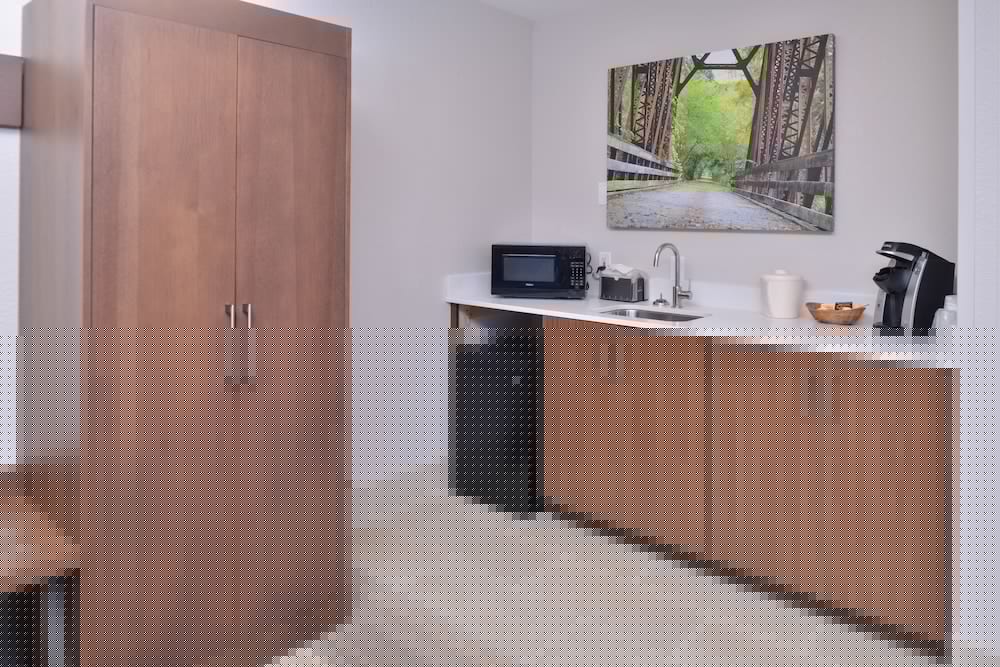 Holiday Inn Express Hotel Suites Stevens Point 17/57