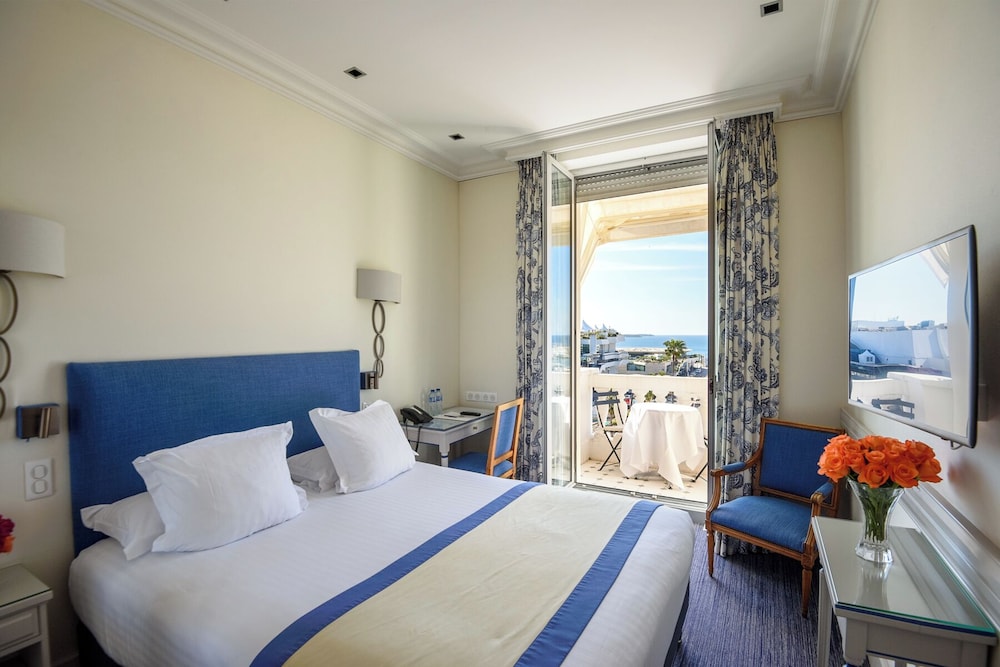 Classic, Double Bed, Sea View