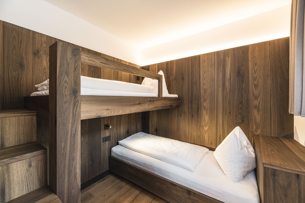 Garni and Apartments Planlim 9/50