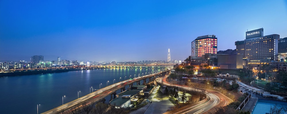 Grand Walkerhill Seoul 73/73