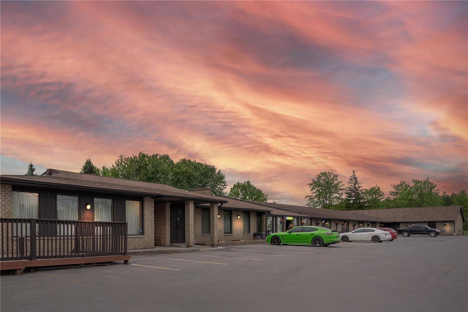 Surestay Hotel By Best Western Kemptville 1/15
