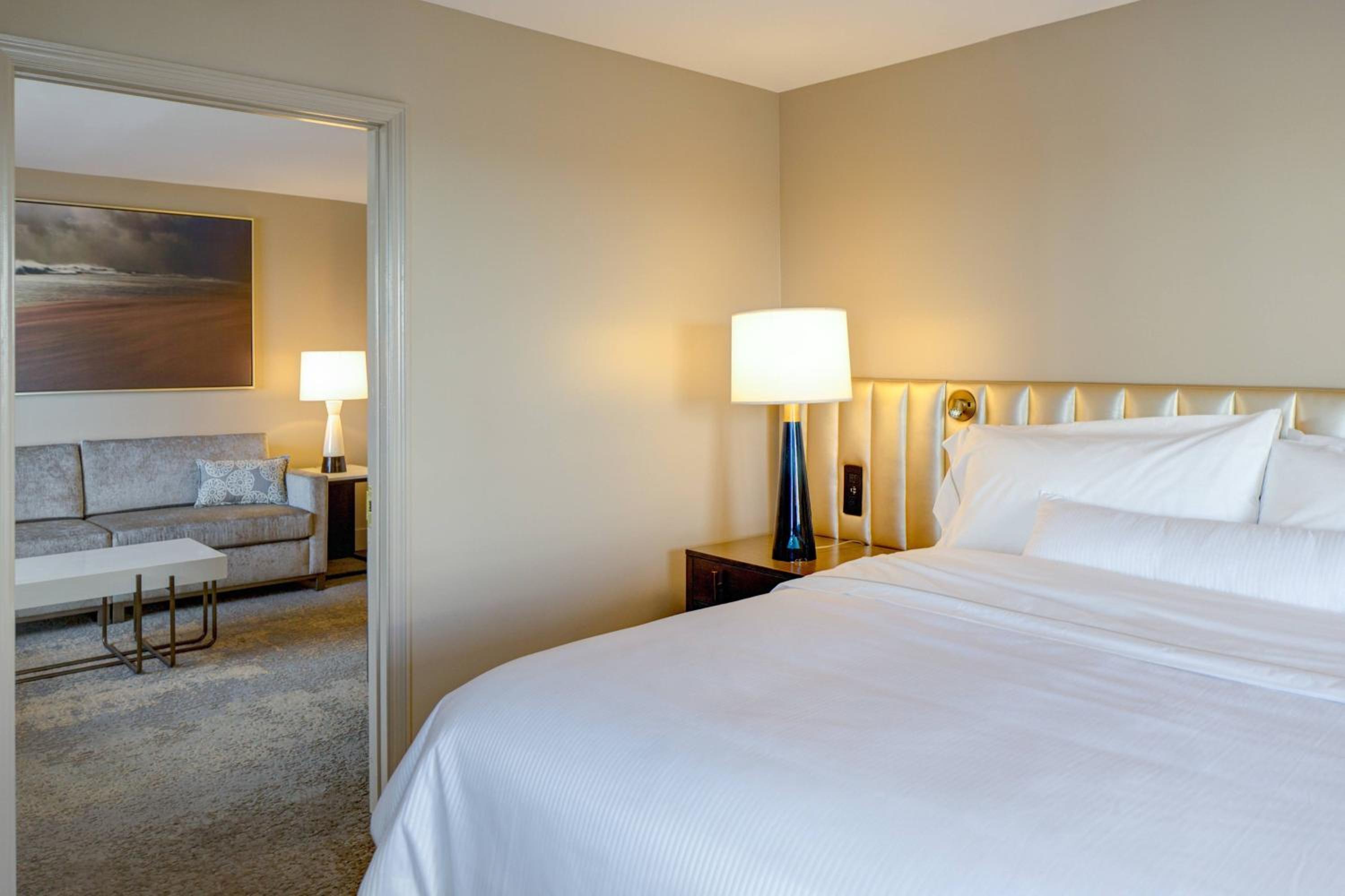 1 Bedroom, Executive, Suite, King Bed, Bay View, Sofa, Large