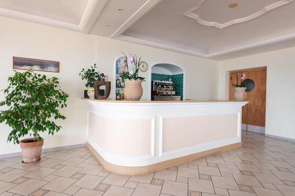 Hotel Villa Ireos 5/50