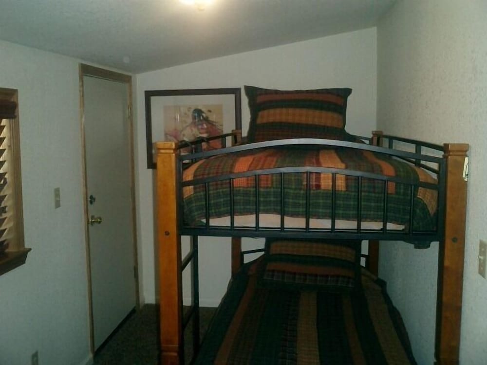 Lazy Z Resort 36/50
