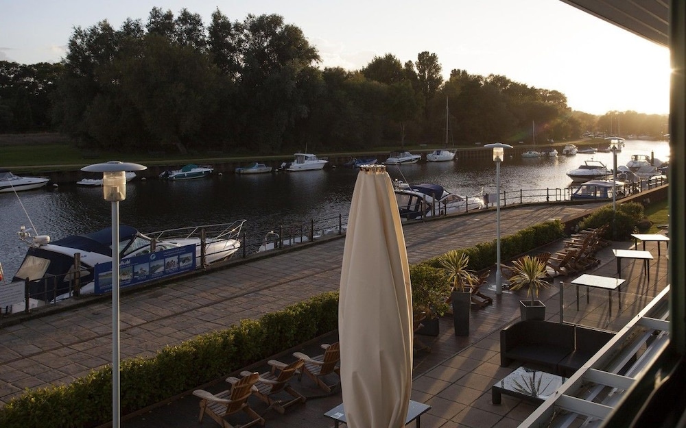 Captains Club Hotel & Spa 34/57