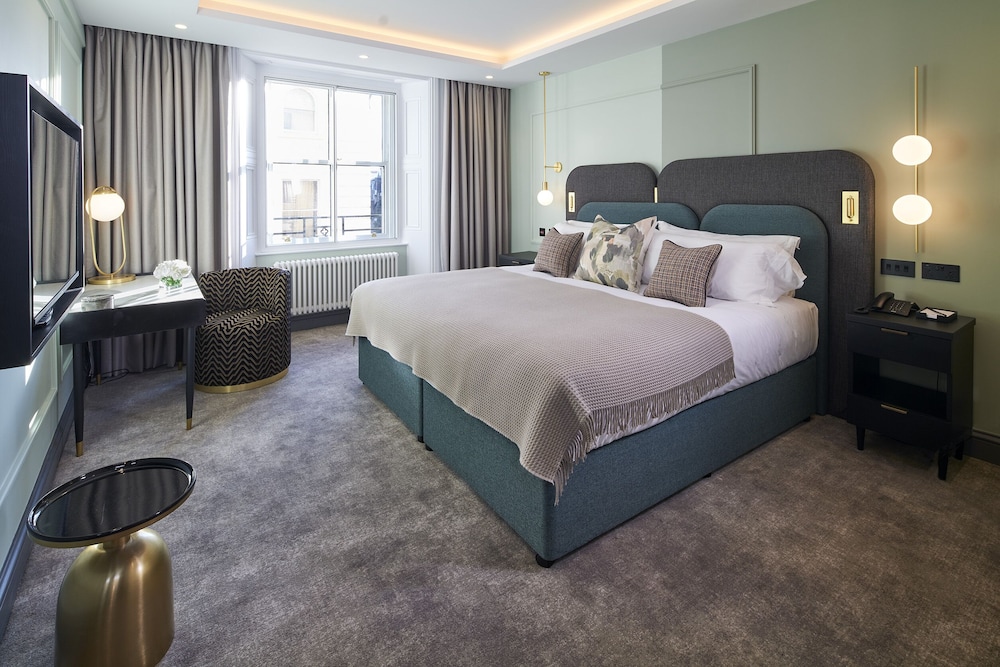 Cheval Hyde Park Gate 20/61