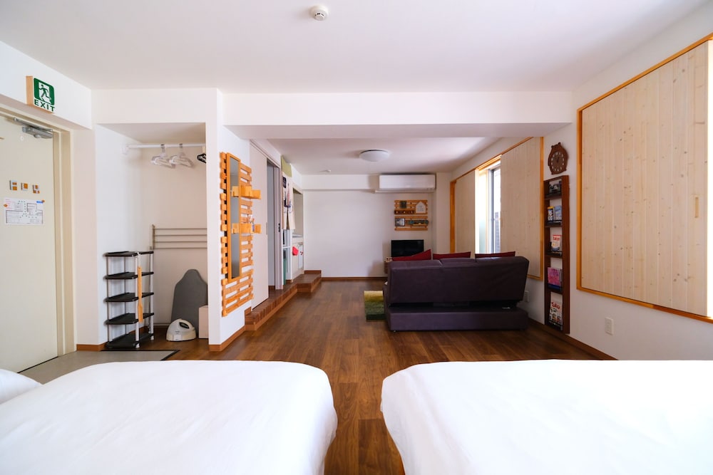 Rooms 16/50