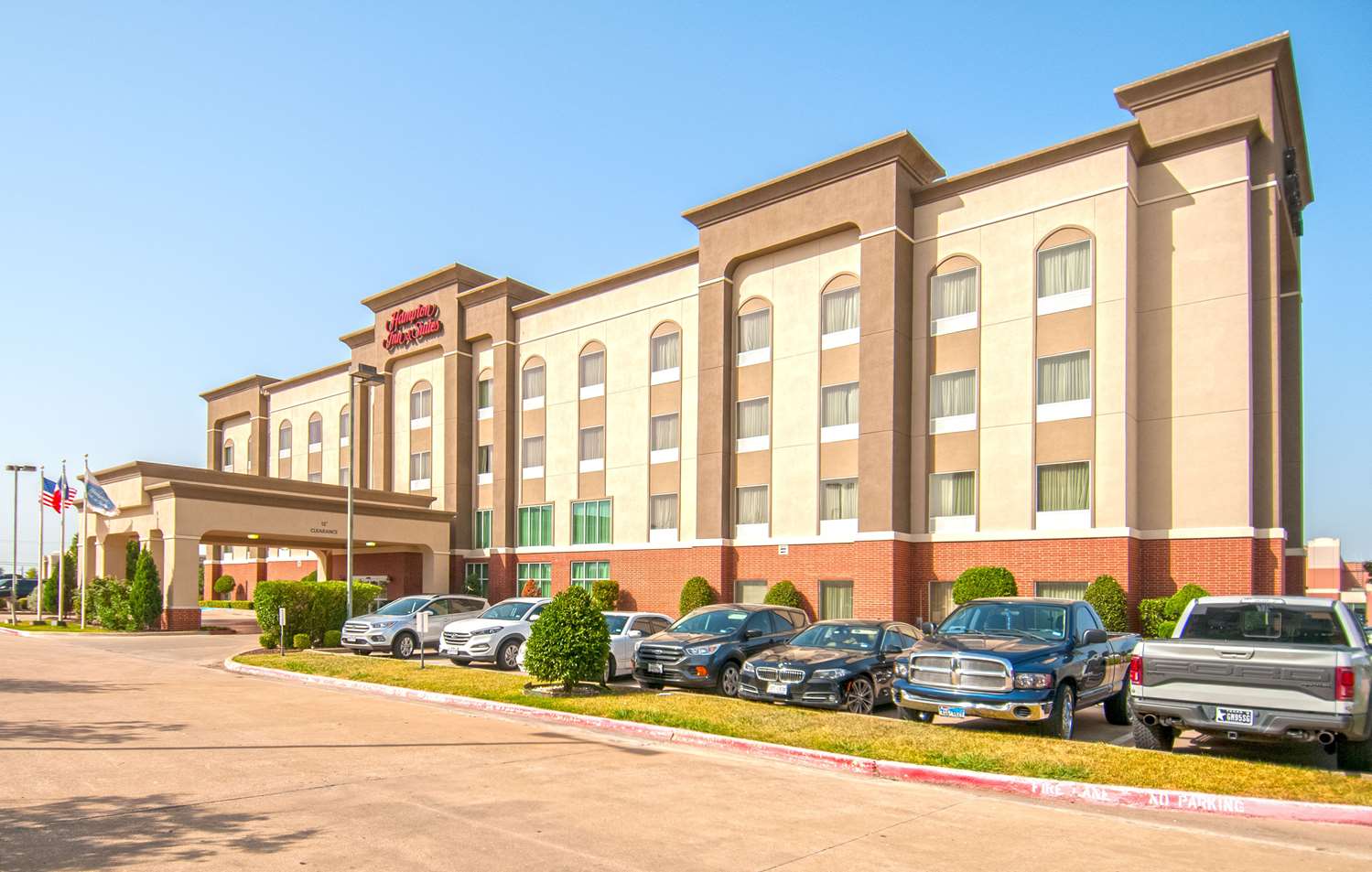 Hampton Inn And Suites Waxahachie 72/76