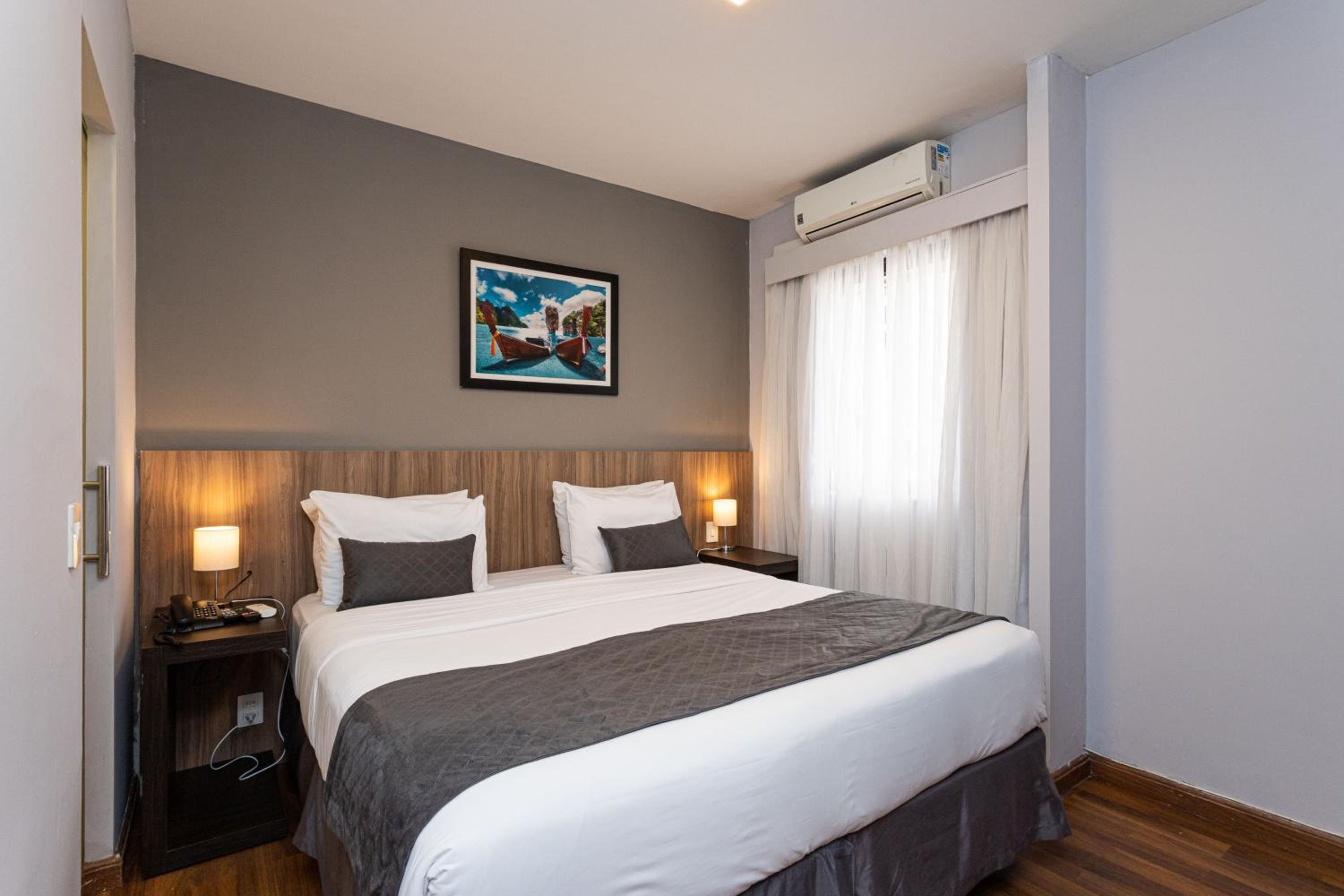 2 Bedrooms, Apartment