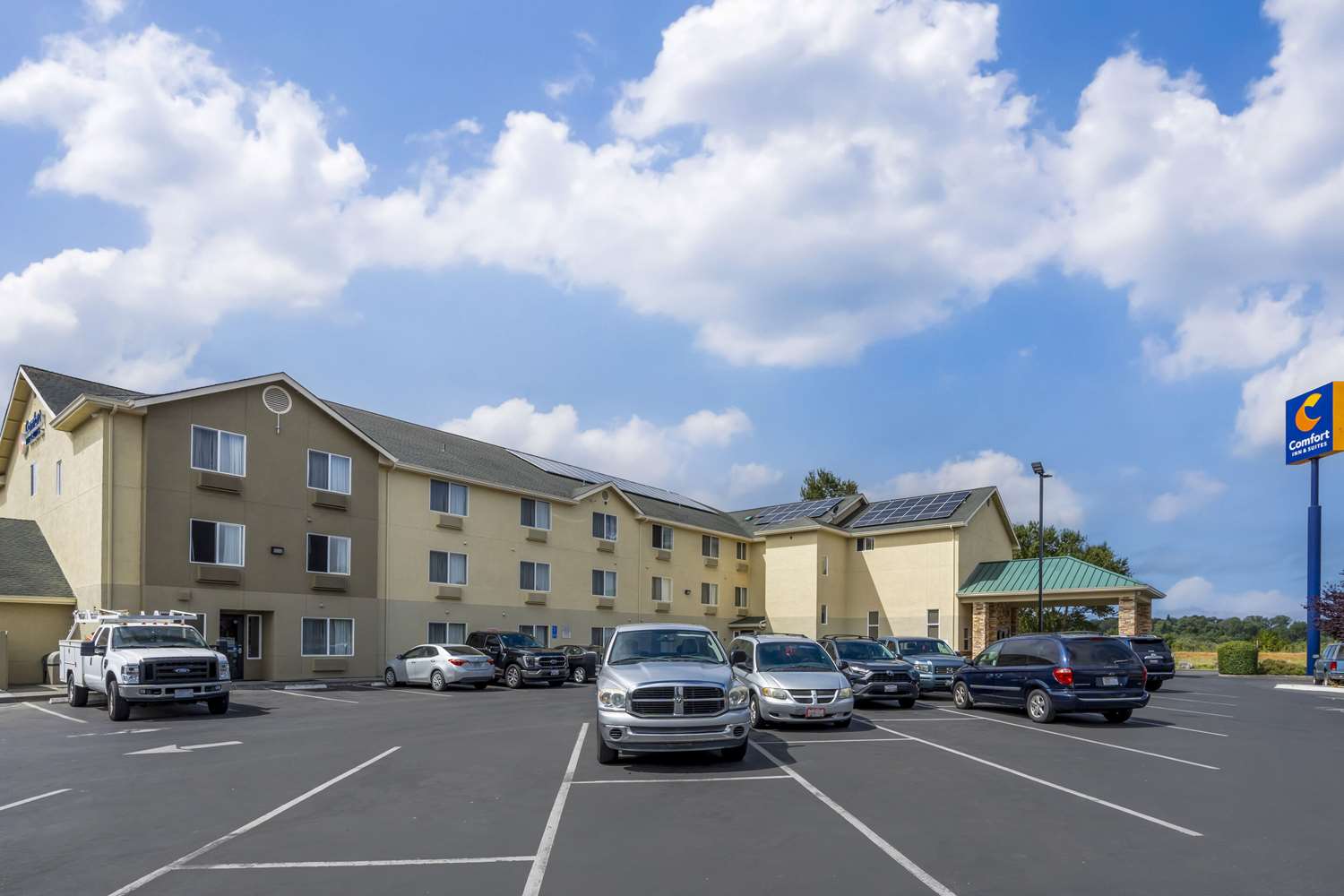 Comfort Inn & Suites Redwood Country 11/13