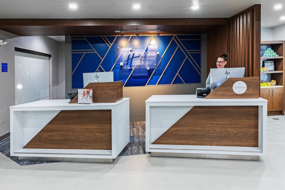 Holiday Inn Express & Suites - Houston SW - Rosenberg, an IHG Hotel 4/46