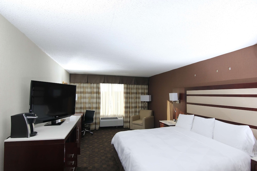 Holiday Inn Piscataway Somerset (Ex Radisson Hotel Piscataway) 26/81
