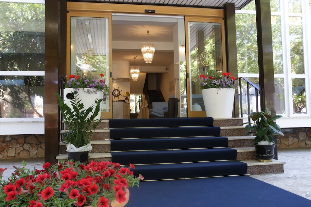 New Hotel Jolie photo4