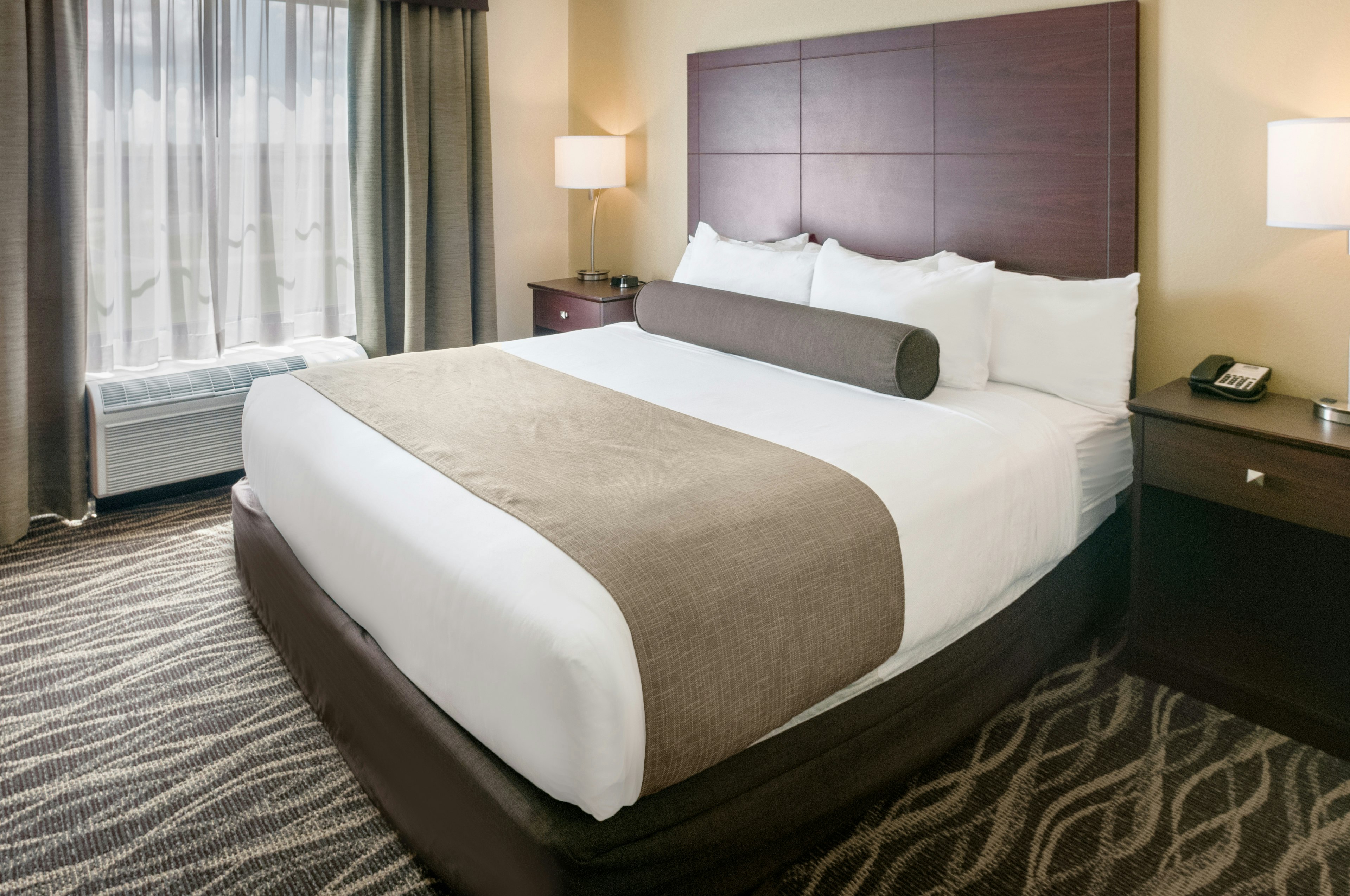 Cobblestone Hotel & Suites - Appleton International Airport 11/62