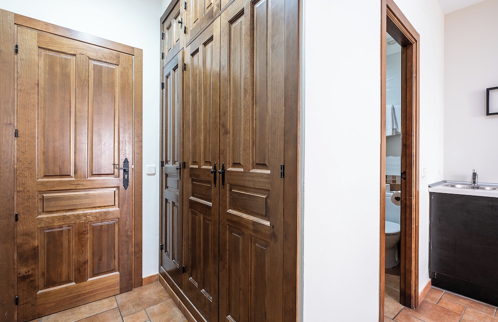 Hostal El Pilar 46/68