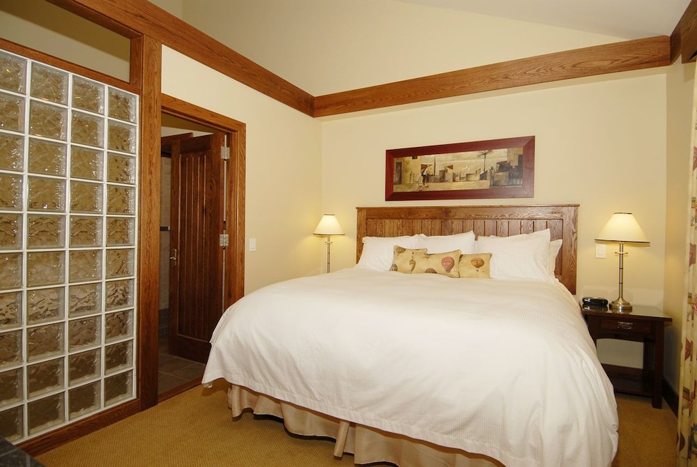 Huff Estates Inn & Winery 11/48