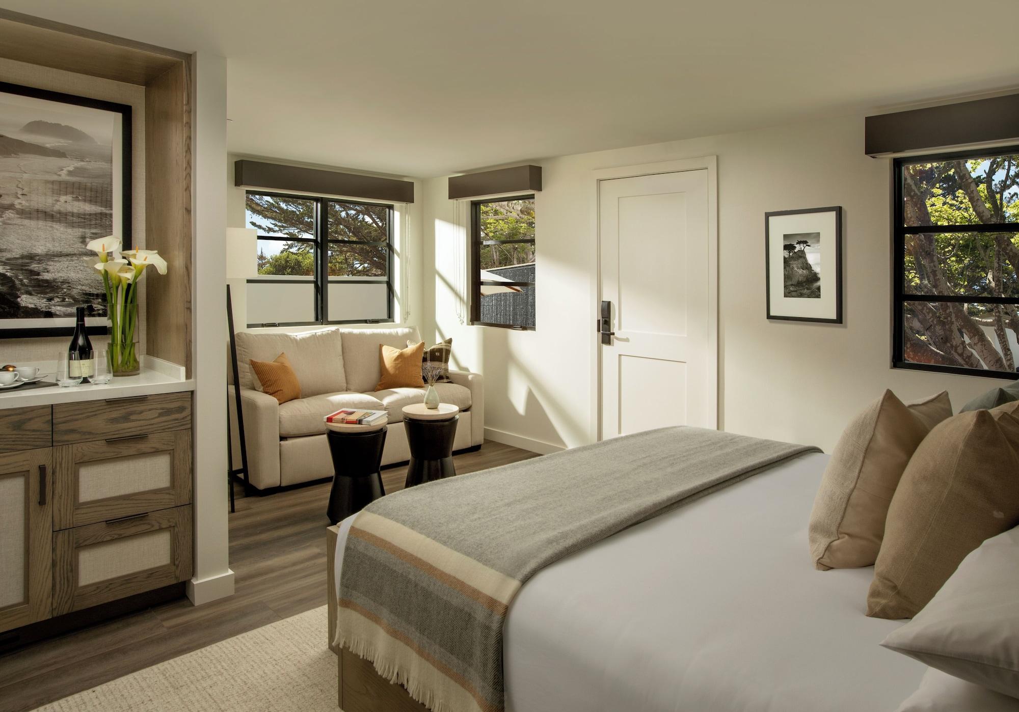 Courtyard, Suite