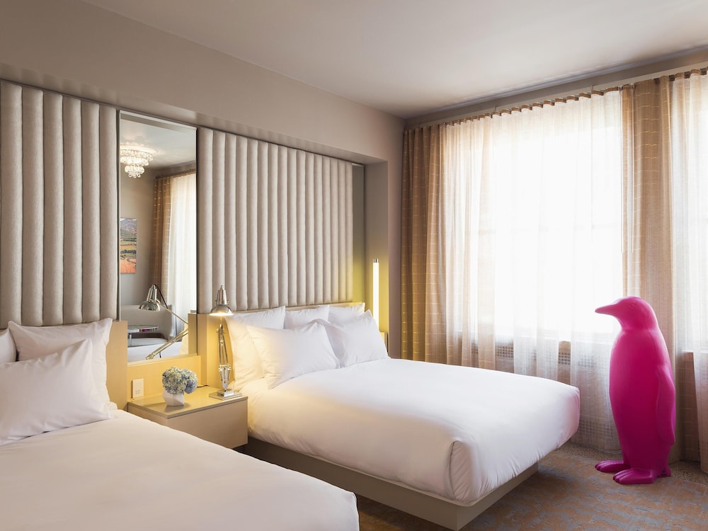 DELUXE, 2 DOUBLE BEDS, ACCESSIBLE