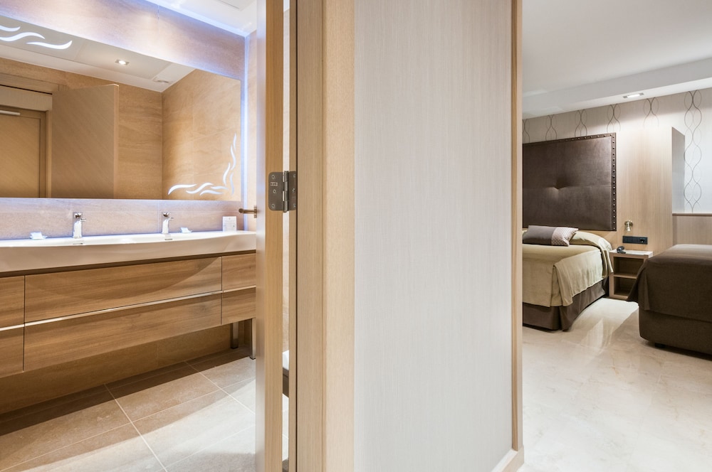 Gran Hotel Barcino 20/76