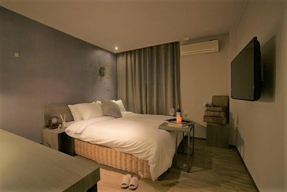 Hotel Haru 8/10