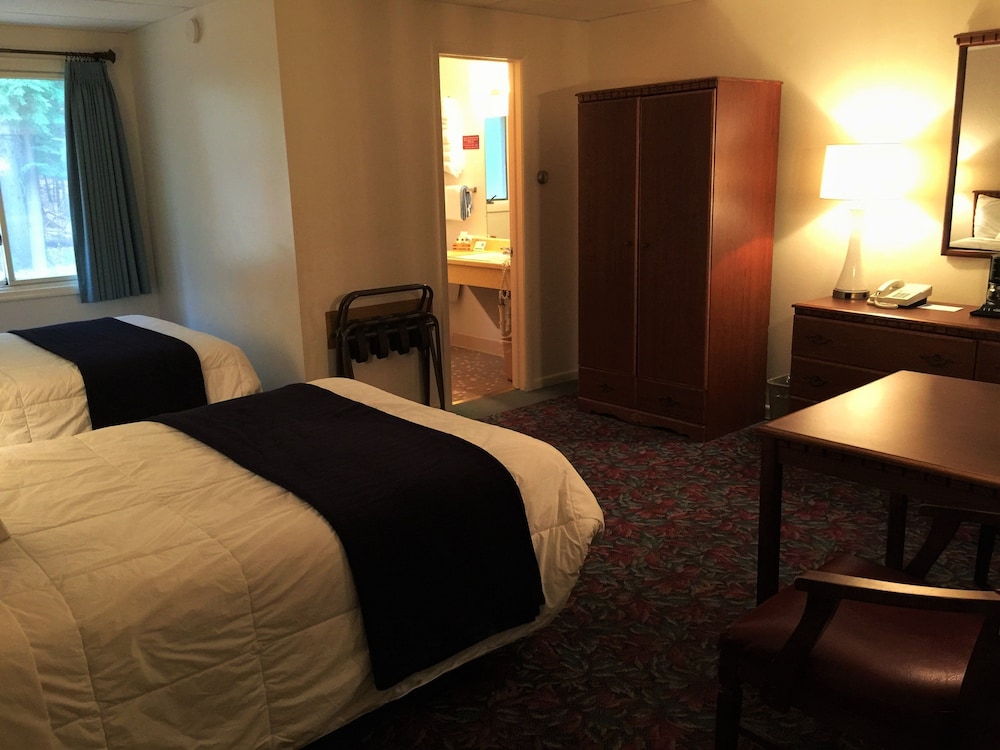 Cedar Motor Inn 38/56