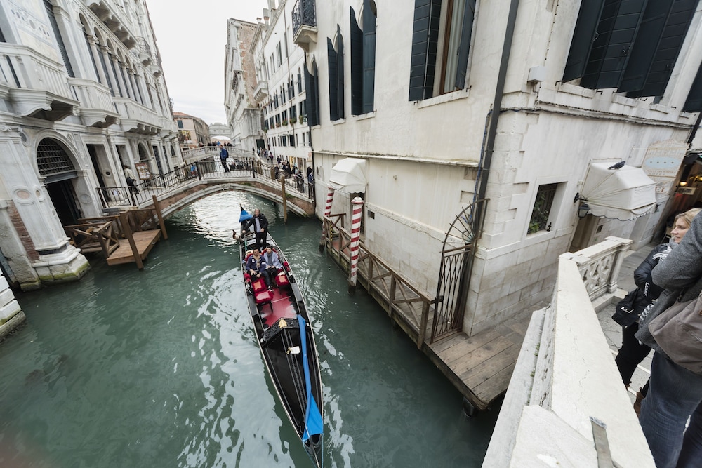 Al Ponte Dei Sospiri Junior Suites 46/50