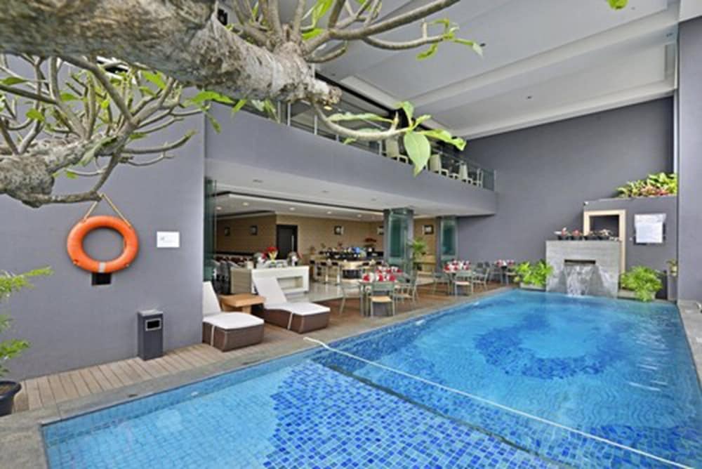 Travello Hotel Bandung 59/60