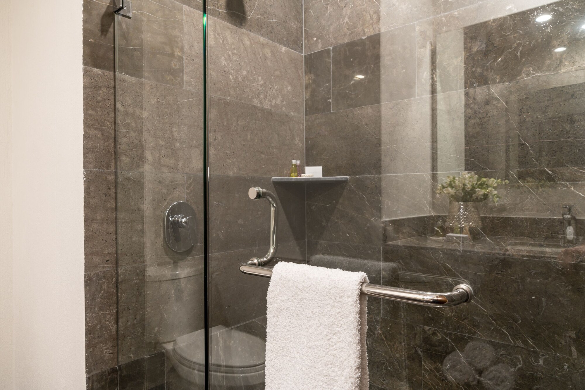 غرفة قياسية بسرير كينج، Gumont Guadalajara Lopez Mateos - Minerva Hotel 3/5