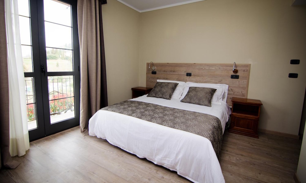 Superior, Double Bed, Valley View