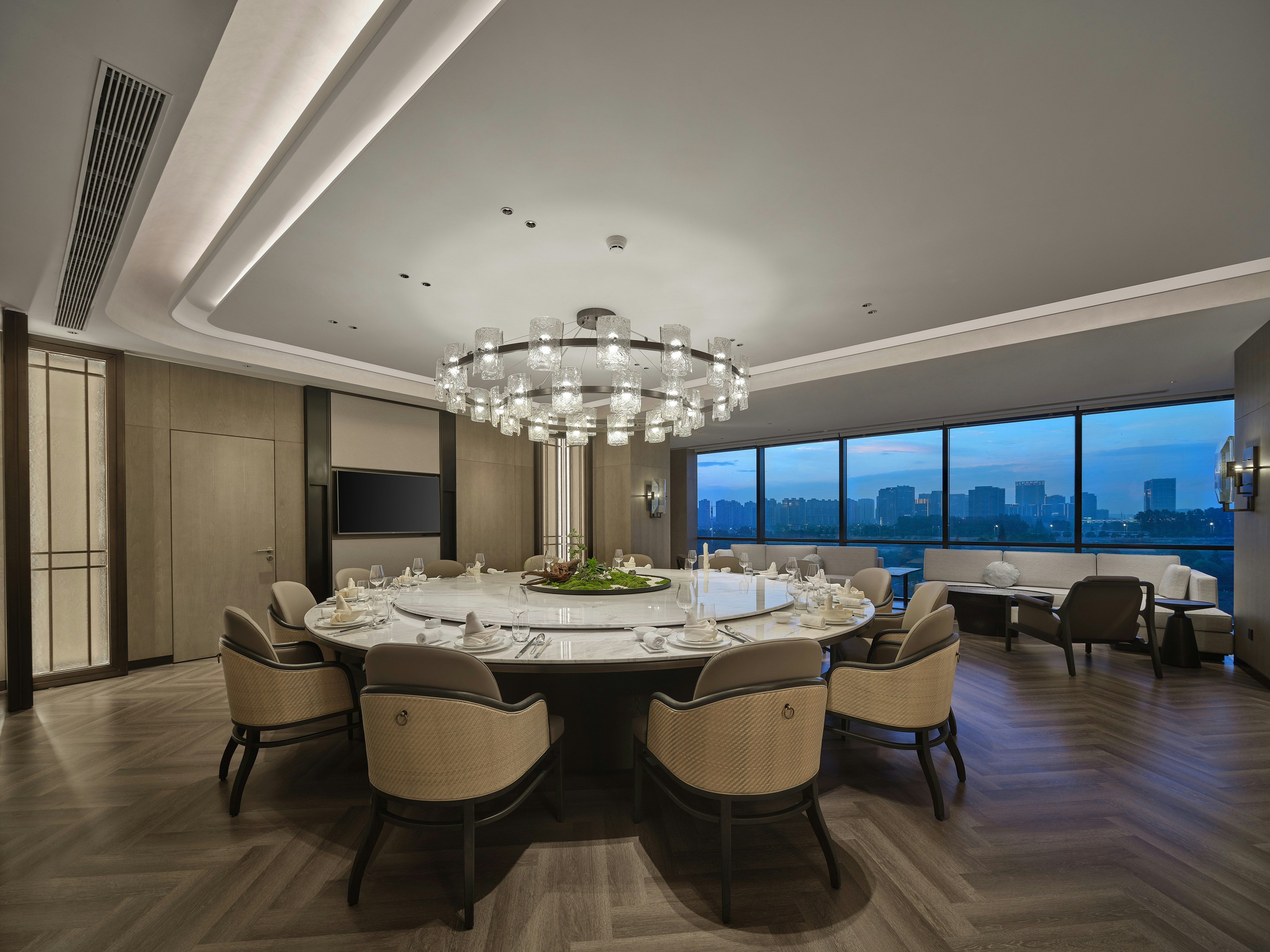 Hilton Jiashan 31/36
