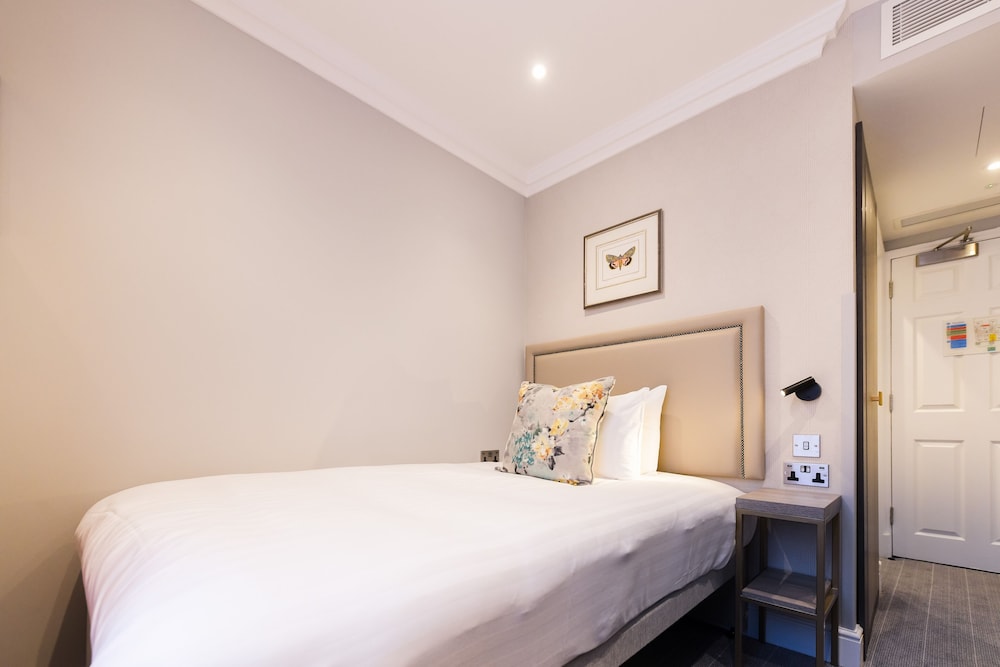 Byron Hotel 16/69