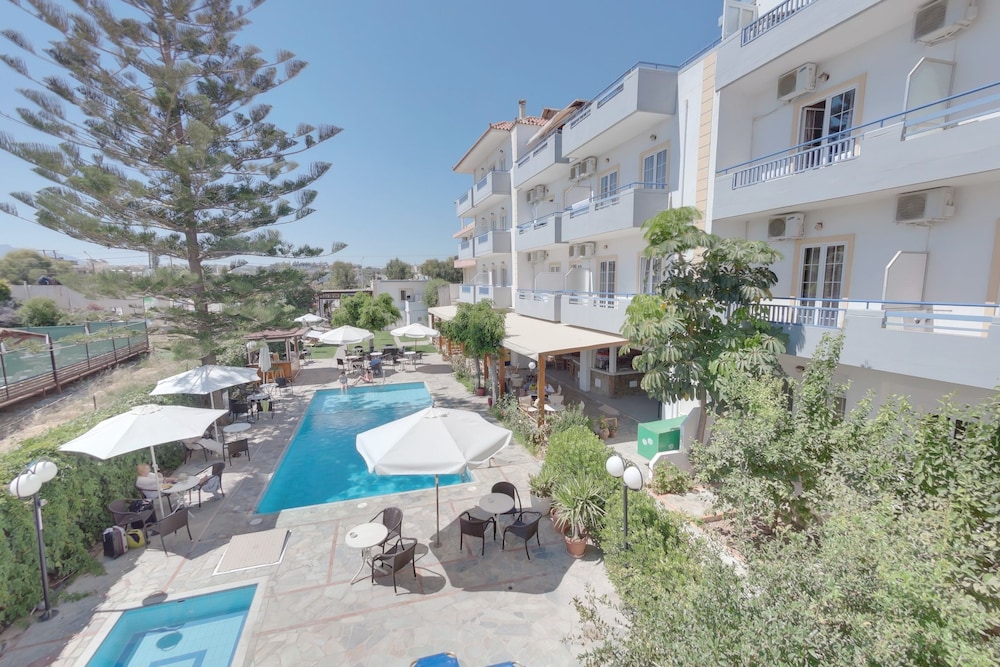 Marirena Hotel 37/41