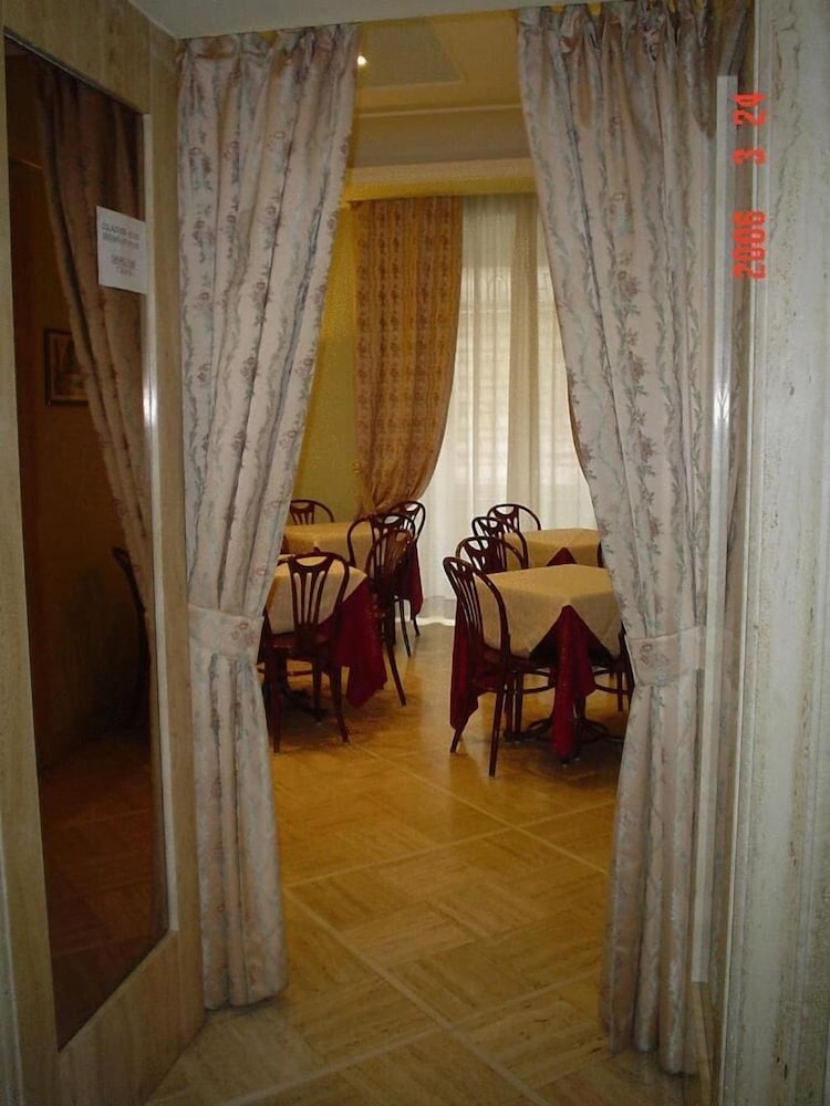 Hotel Dina 36/53