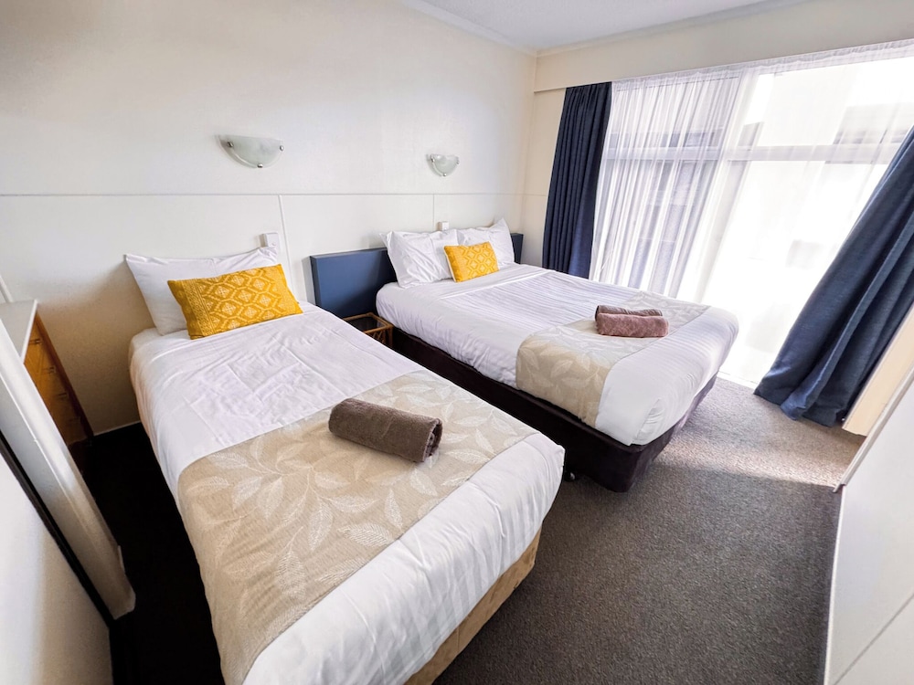 Waikanae Beach Motel 24/76
