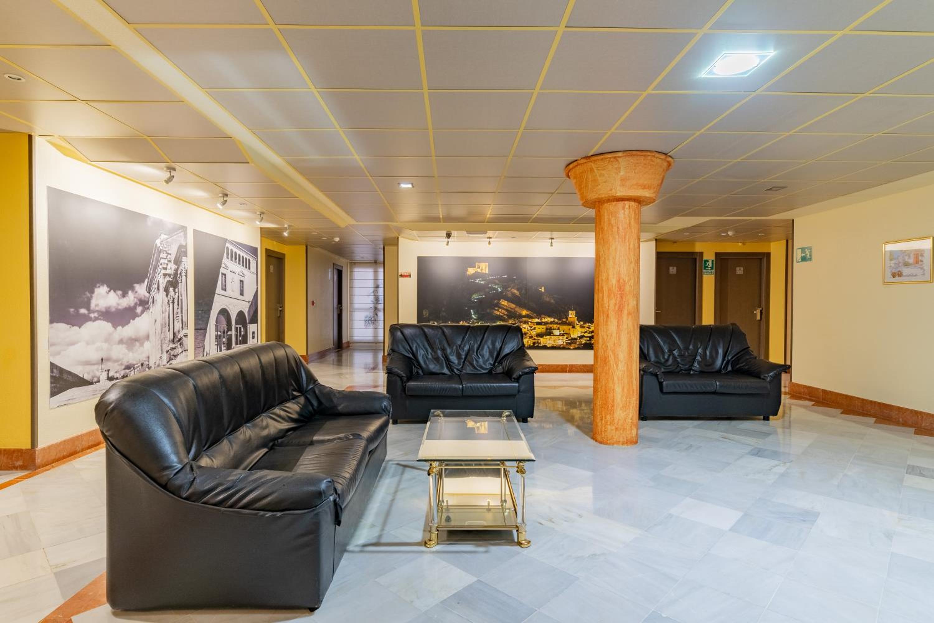 HOTEL MONREAL 31/50