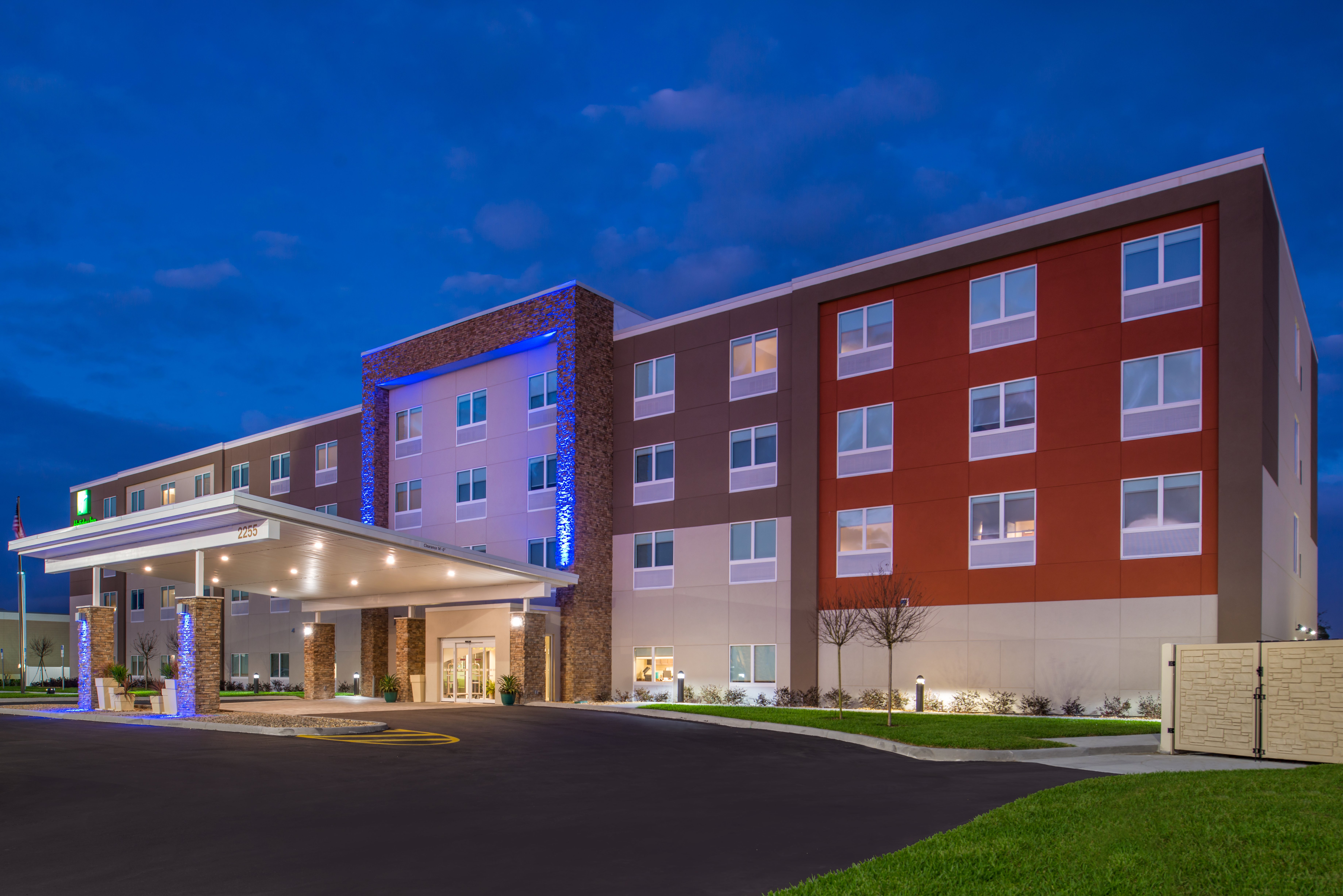 HOLIDAY INN EXPRESS SUITES ALACHUA GAINESVILLE AREA in ALACHUA - FL