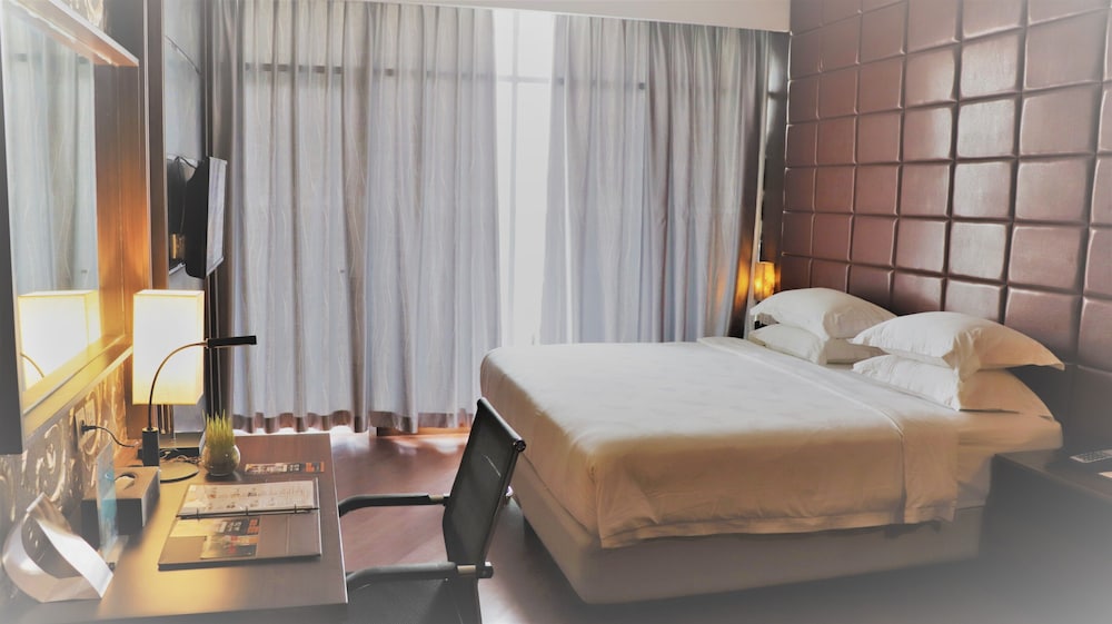 Pakons Prime Hotel 17/60