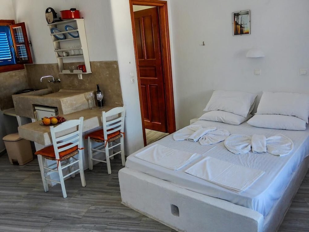 Ioanna Rooms 15/50