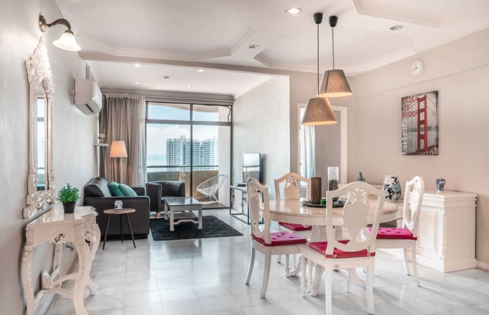 Century Bay Private Residences 55/68