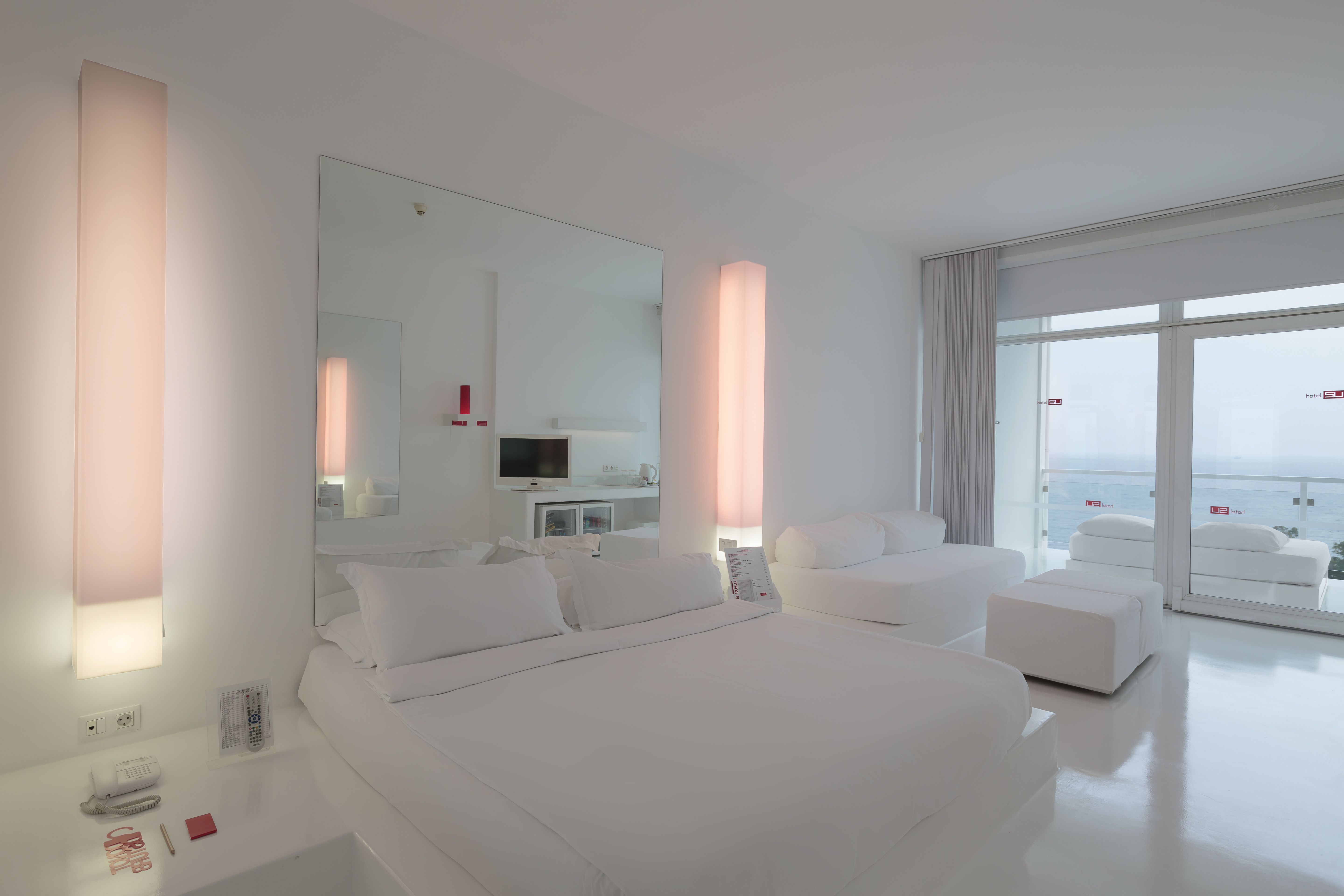 DELUXE, DOUBLE BED, SEA VIEW