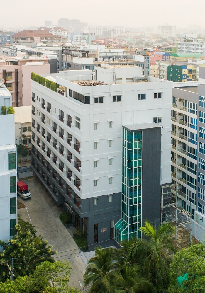 Journeyhub Pattaya Central in PATTAYA