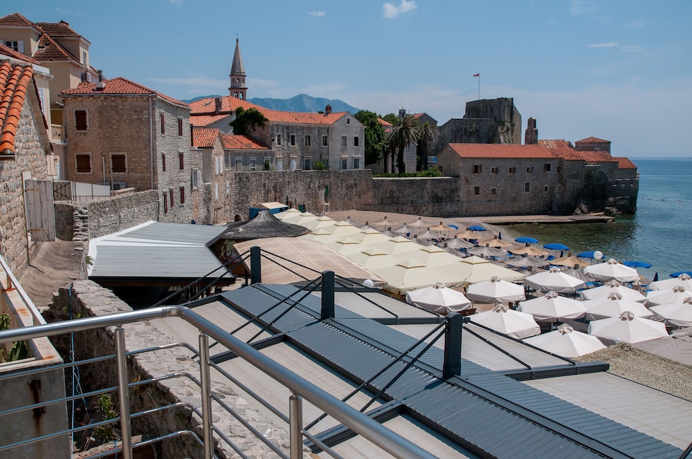 Astoria Budva 28/59