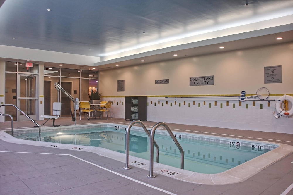 Fairfield Inn Suites Reading Wyomissing 26/51