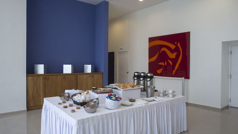 Holiday Inn Express Guadalajara Iteso 46/72