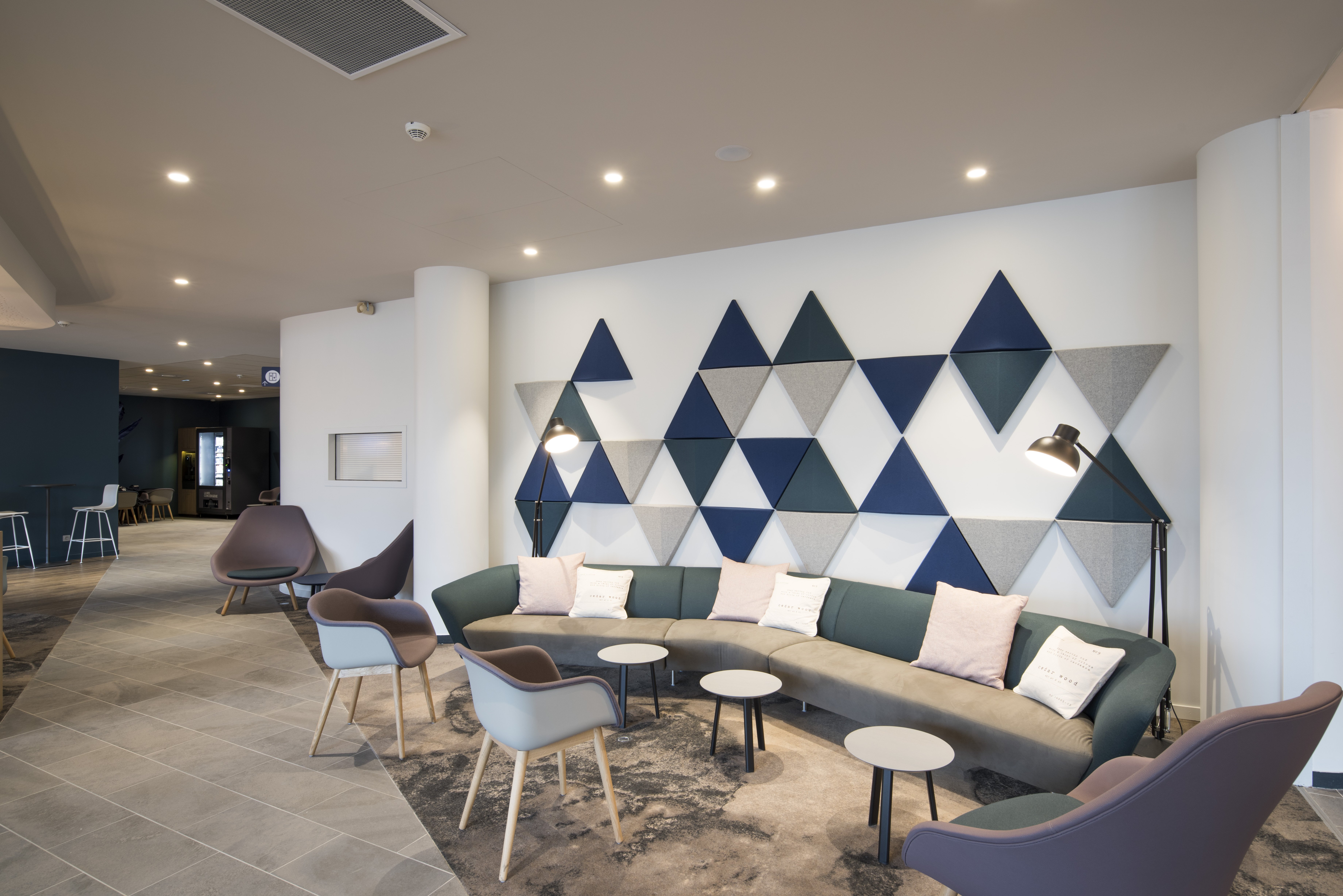 HOLIDAY INN EXPRESS PARIS - CDG AIRPORT 37/70