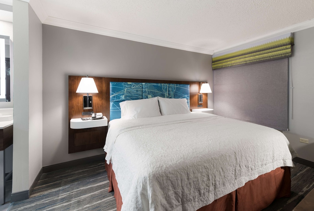 Suite, King Bed, Sofa