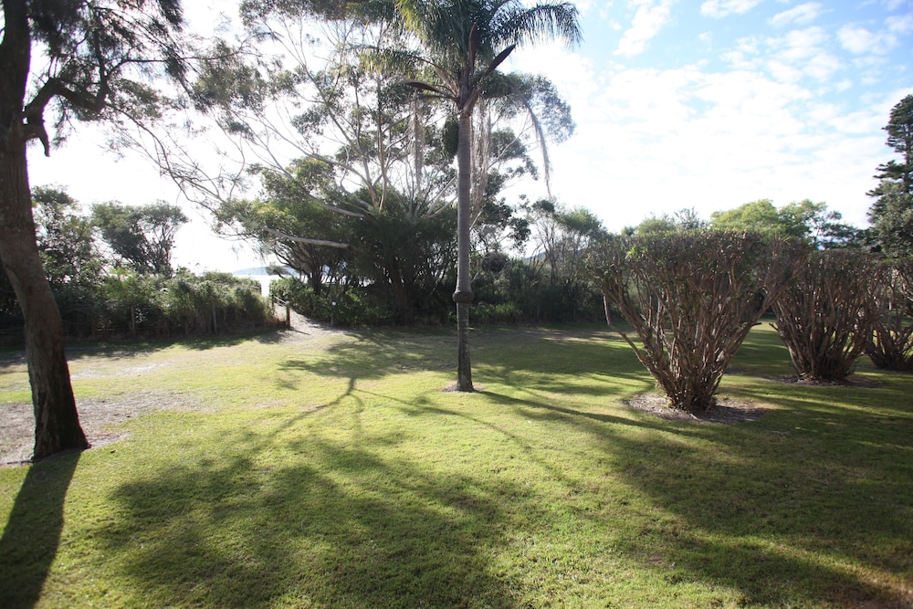 Beachfront Shoal Bay 11/16