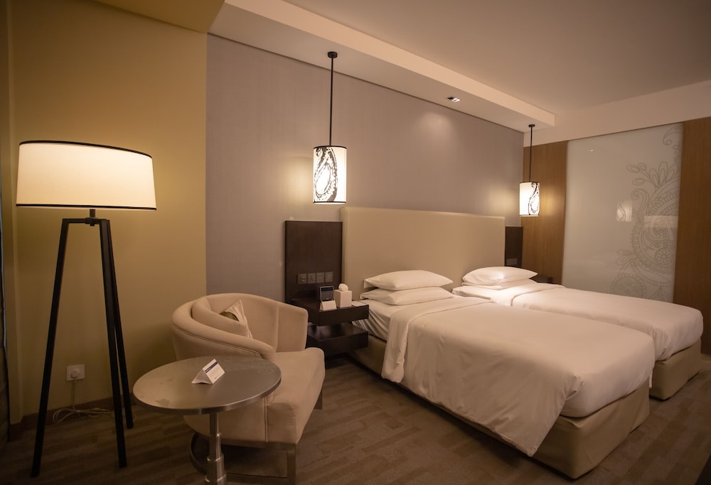 Hyatt Regency Ahmedabad 16/80